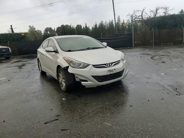 2015 Hyundai Elantra - Image 11