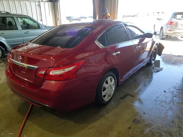 2017 Nissan Altima - Image 13