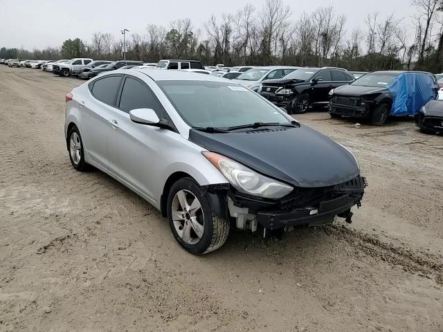 2013 Hyundai Elantra - Image 11