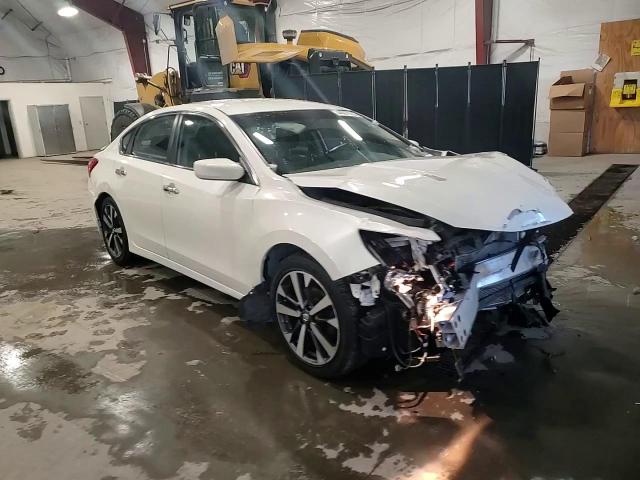 2016 Nissan Altima - Image 10