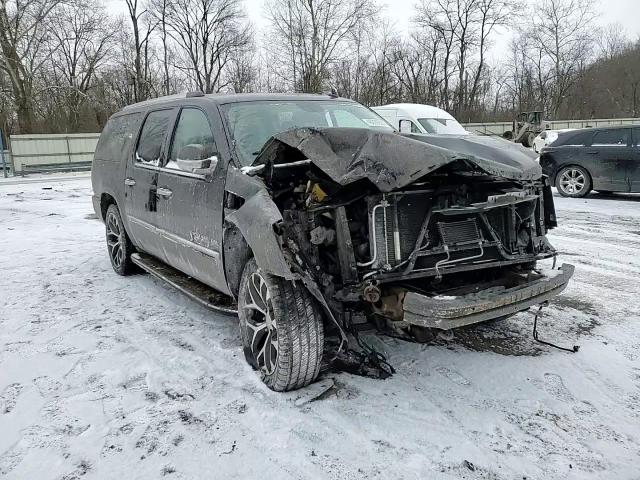 2013 Cadillac Escalade - Image 12