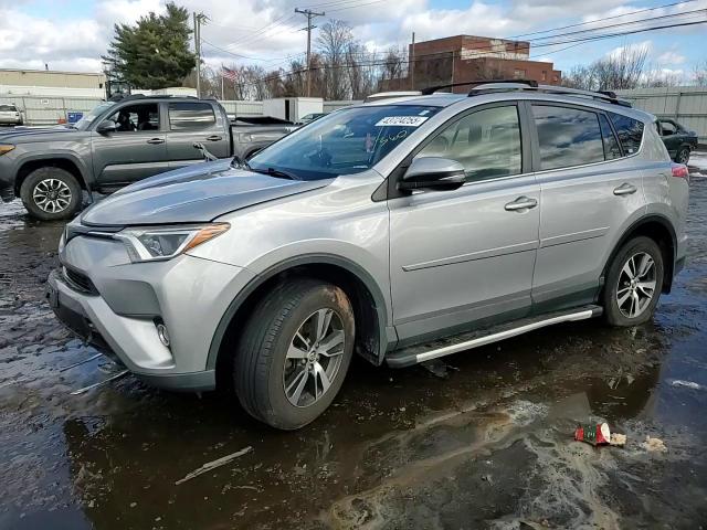 2018 Toyota RAV 4 - Image 10