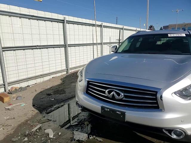 2016 Infiniti QX70 - Image 14
