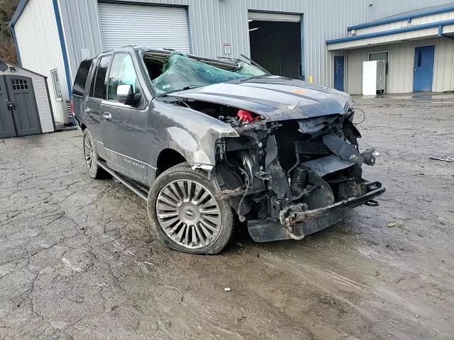 2015 Lincoln Navigator - Image 12