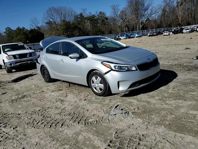 2018 Kia Forte - Image 11