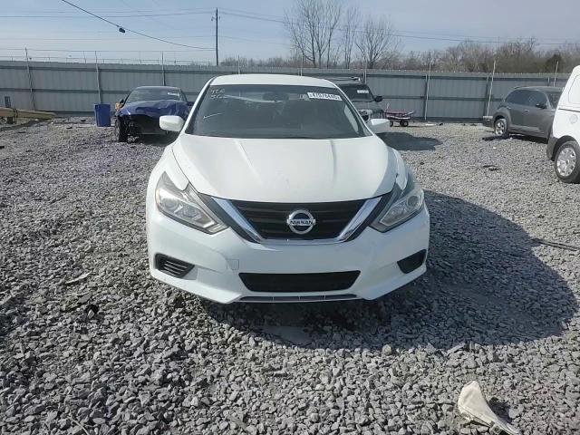 2018 Nissan Altima - Image 10