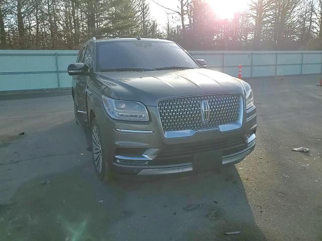 2018 Lincoln Navigator - Image 11