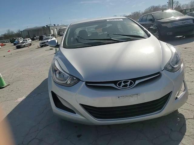 2016 Hyundai Elantra - Image 10