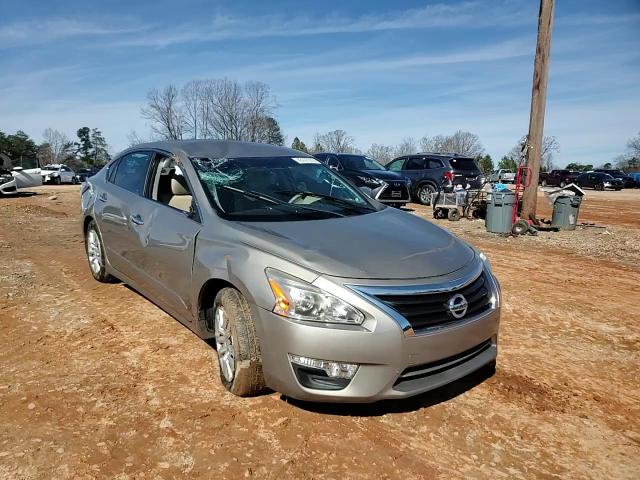 2015 Nissan Altima - Image 11