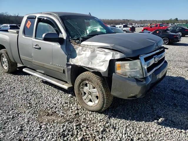 2008 Chevrolet Silverado - Image 10