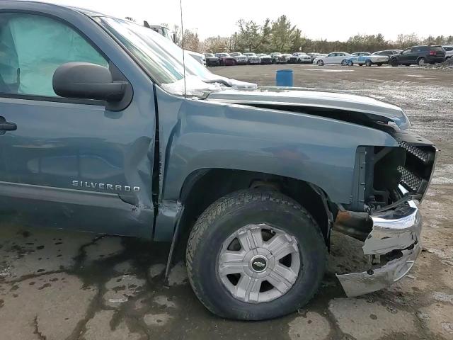 2013 Chevrolet Silverado - Image 11