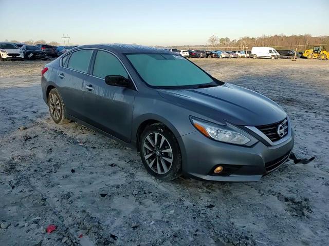 2017 Nissan Altima - Image 11