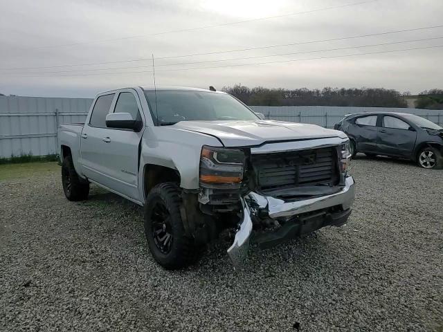 2018 Chevrolet Silverado - Image 11