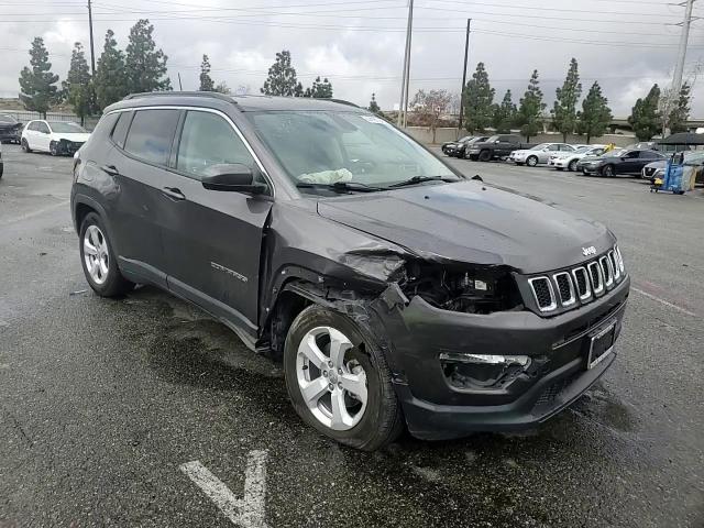 2020 Jeep Compass - Image 12