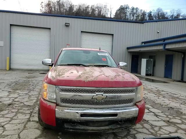 2009 Chevrolet Silverado - Image 11