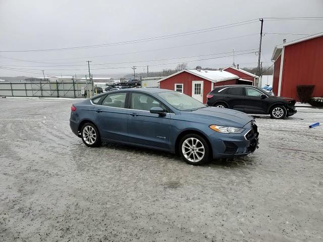 2019 Ford Fusion - Image 14