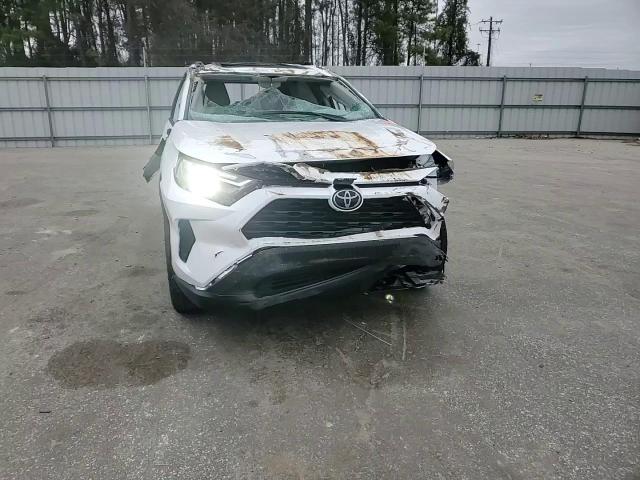 2024 Toyota RAV 4 - Image 11