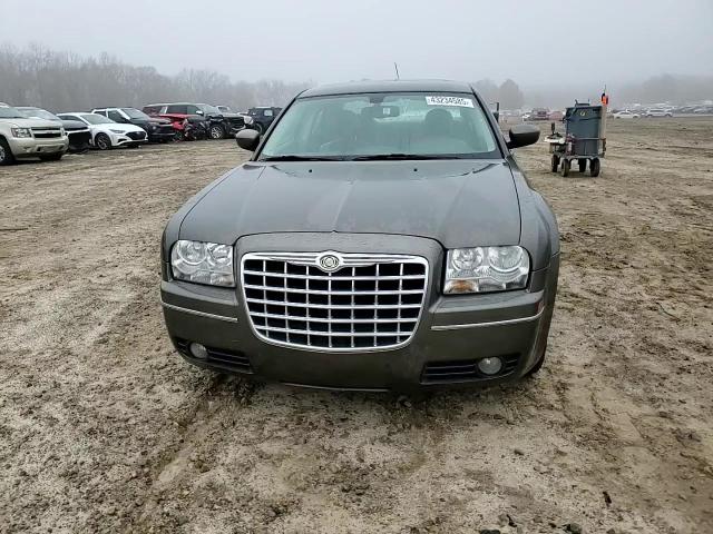 2008 Chrysler 300 - Image 10