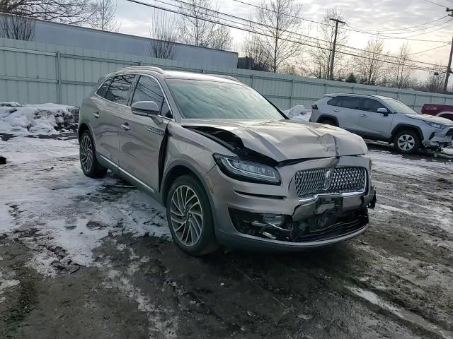 2019 Lincoln Nautilus - Image 11