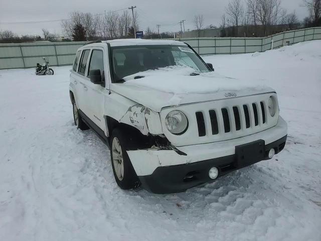 2011 Jeep Liberty (Patriot) - Image 12