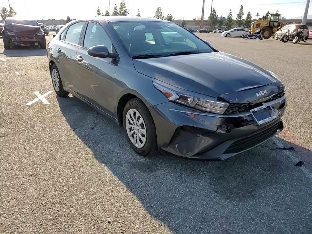 2023 Kia Forte - Image 11