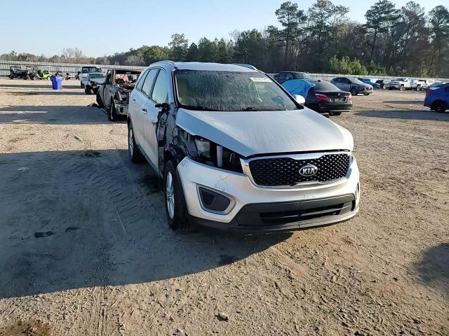 2016 Kia Sorento - Image 11