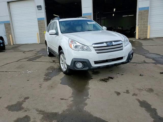 2013 Subaru Outback - Image 14
