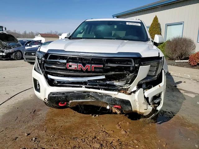 2021 GMC Yukon - Image 13