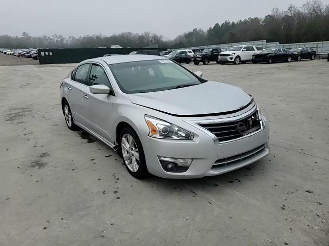 2015 Nissan Altima - Image 13