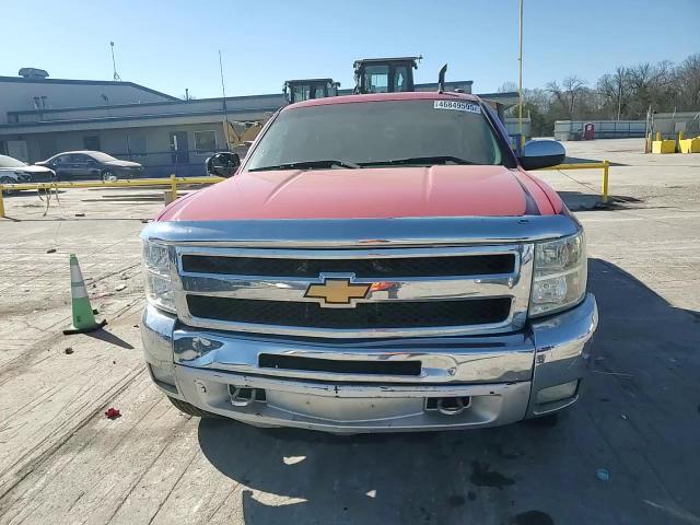 2012 Chevrolet Silverado - Image 11