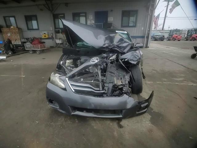 2011 Toyota Camry - Image 10
