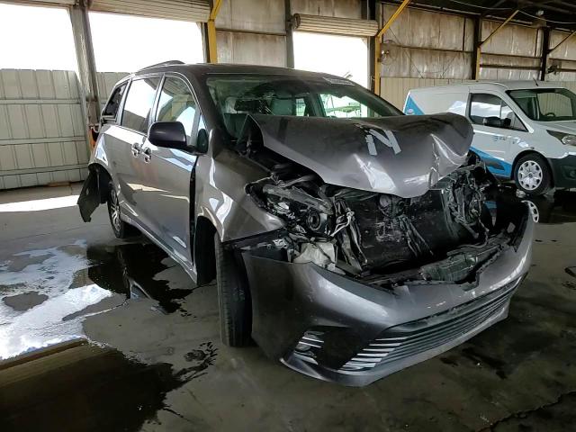 2018 Toyota Sienna - Image 11