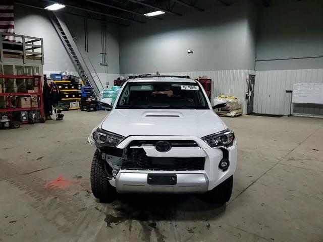 2021 Toyota 4Runner - Image 11
