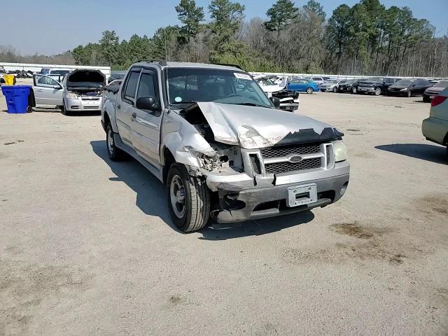 2004 Ford Explorer - Image 11