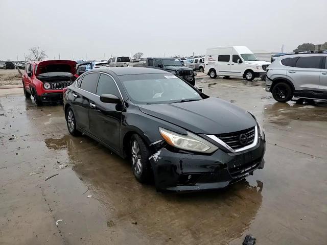 2017 Nissan Altima - Image 13
