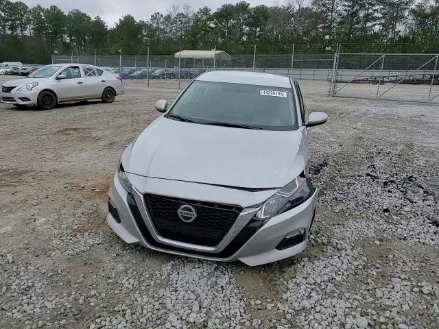 2020 Nissan Altima - Image 11