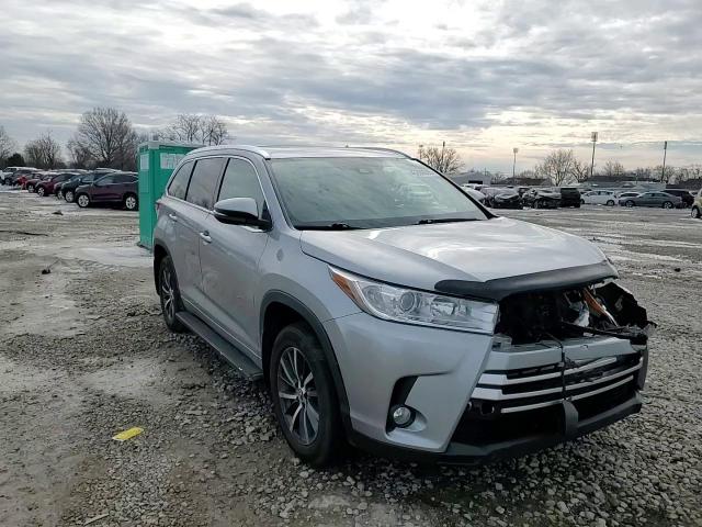 2017 Toyota Highlander - Image 12