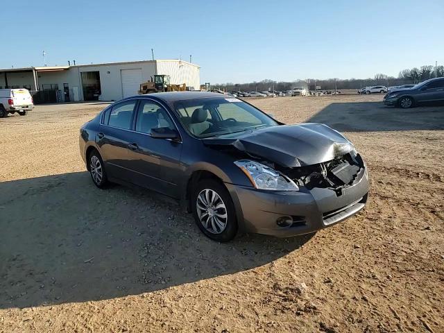 2012 Nissan Altima - Image 13