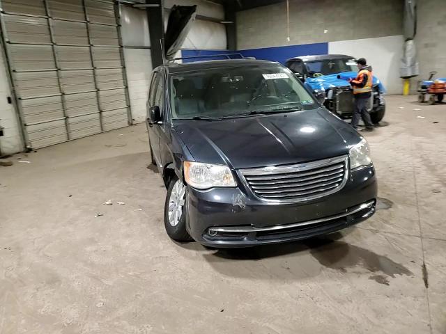 2013 Chrysler Town & Country - Image 14