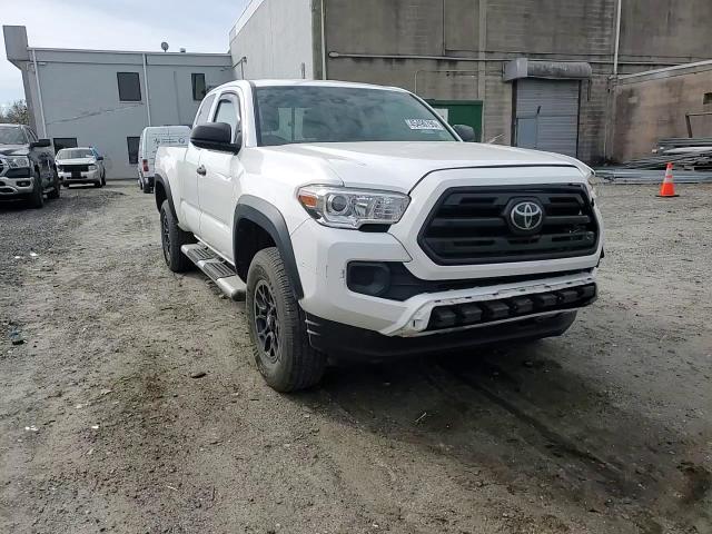 2019 Toyota Tacoma - Image 11