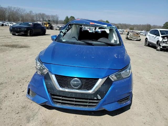 2021 Nissan Versa - Image 11