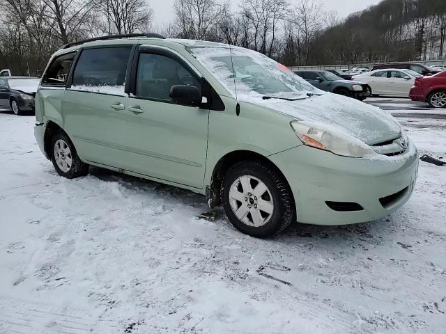 2009 Toyota Sienna - Image 11