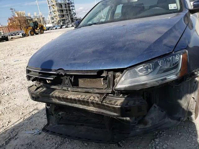 2017 Volkswagen Jetta - Image 10