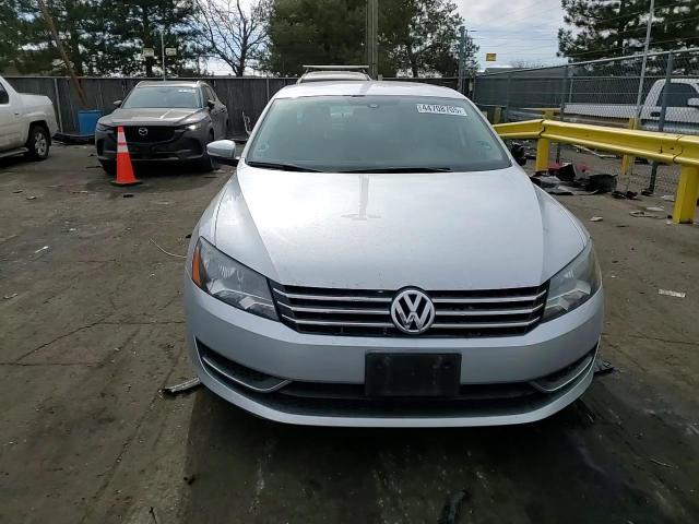 2014 Volkswagen Passat - Image 10