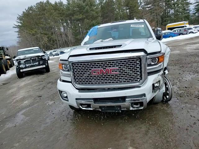 2017 GMC Sierra - Image 11