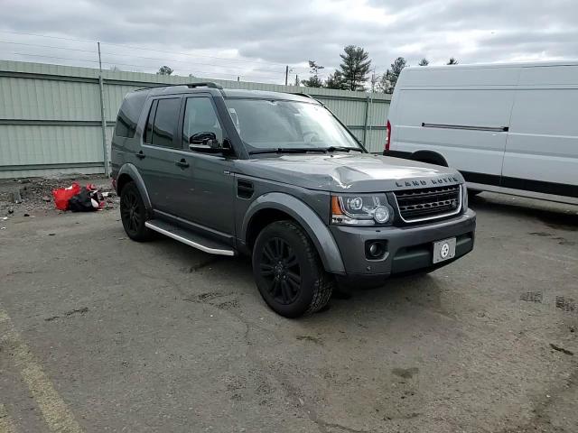 2016 Land Rover LR4 - Image 11