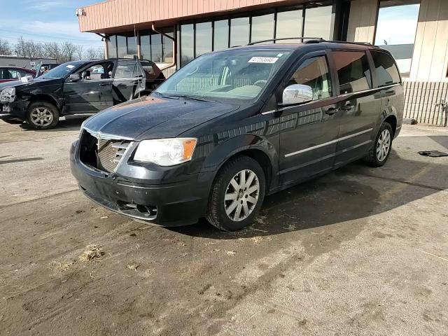 2010 Chrysler Town & Country - Image 11