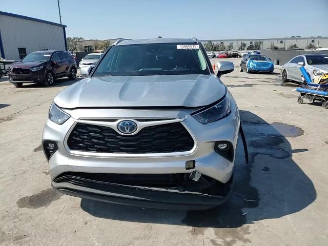 2022 Toyota Highlander - Image 15