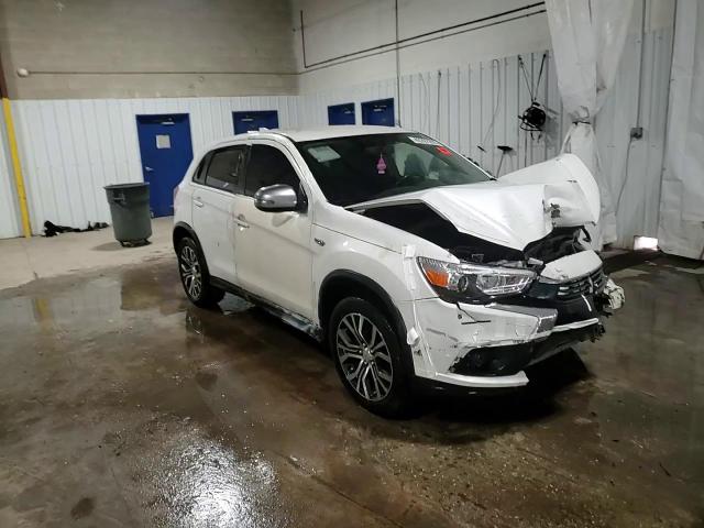 2017 Mitsubishi Outlander - Image 14
