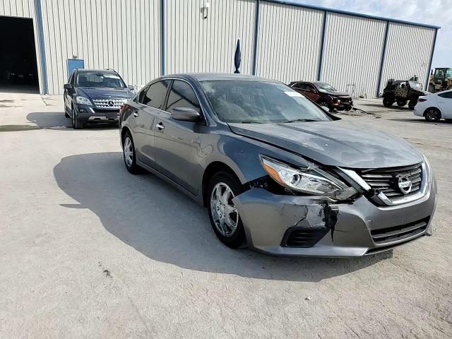 2016 Nissan Altima - Image 10